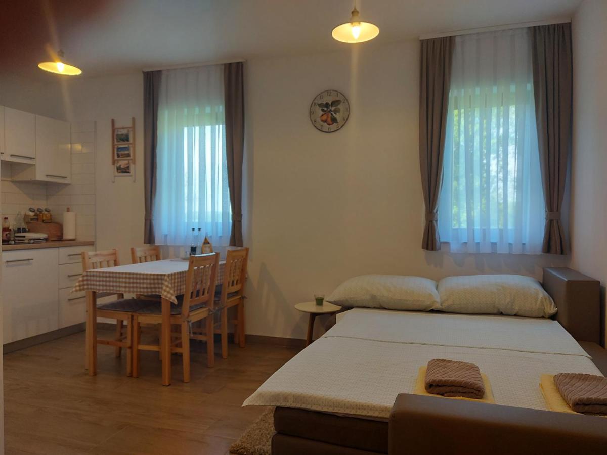 Holiday Home, Apartman Obajdin Slunj Exteriör bild